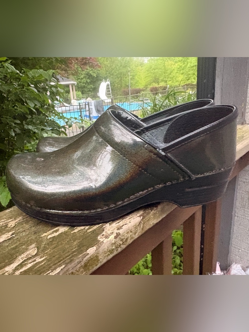 Women's Metallic iridescent Dansko slip on clogs size 9.5-10